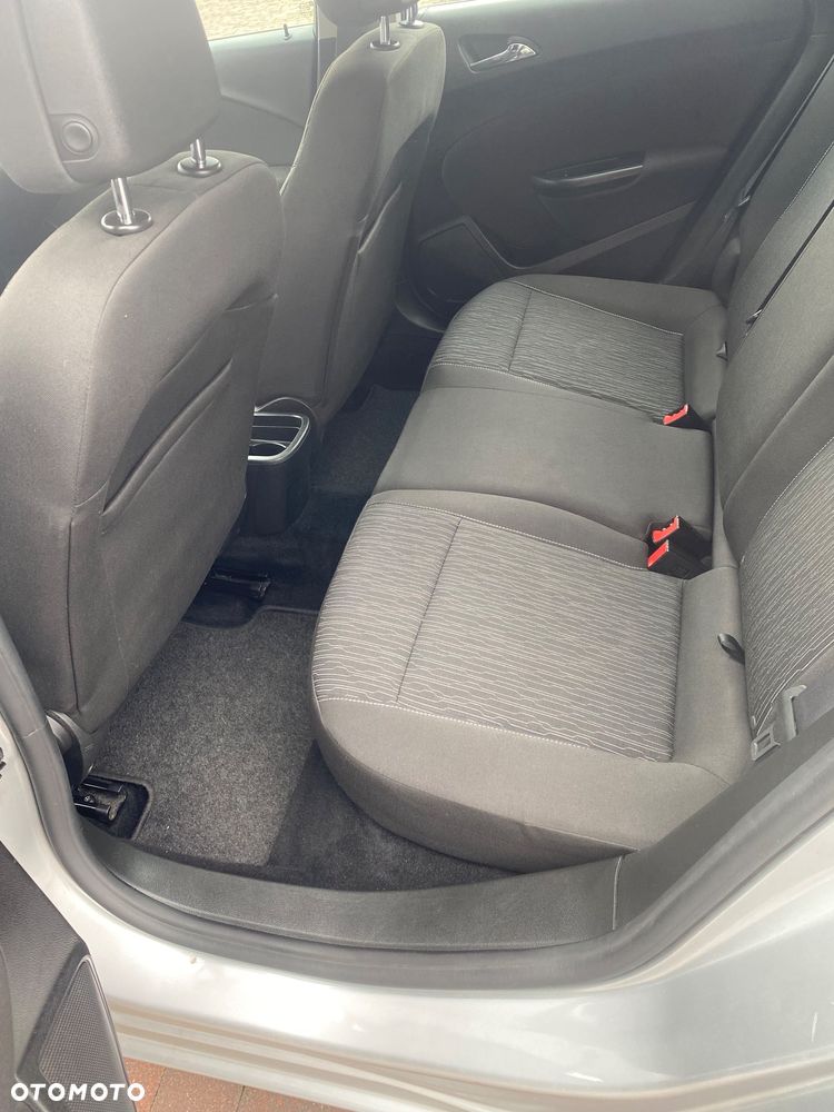 Opel Astra 1.6 Automatik - 17