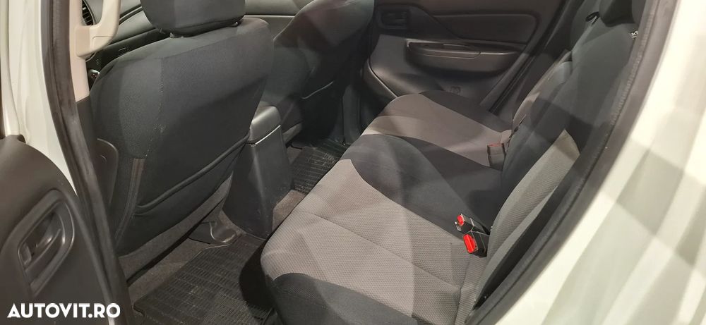 Mitsubishi L200 Double Cab 2.2 DI-D M/T Instyle - 11