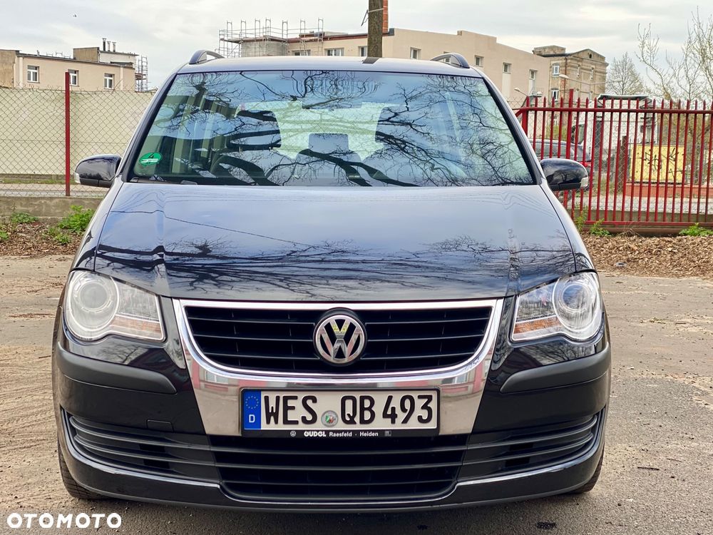 Volkswagen Touran - 10