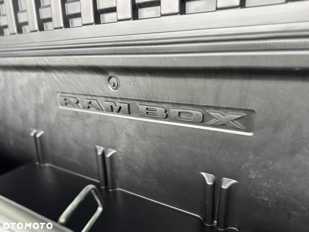 RAM 1500 - 16