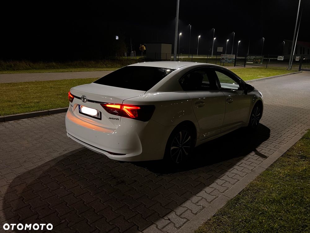 Toyota Avensis 1.8 Premium MS - 7