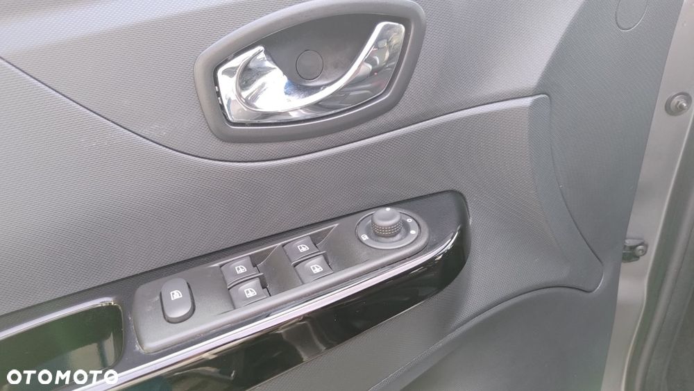 Renault Captur 1.2 TCe Helly Hansen EDC - 23