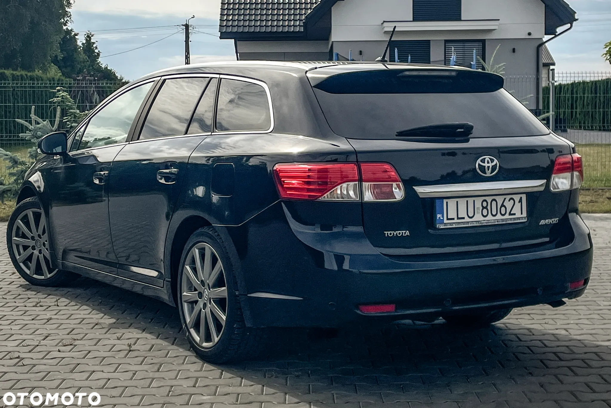 Toyota Avensis 2.2 D-4D Prestige - 4