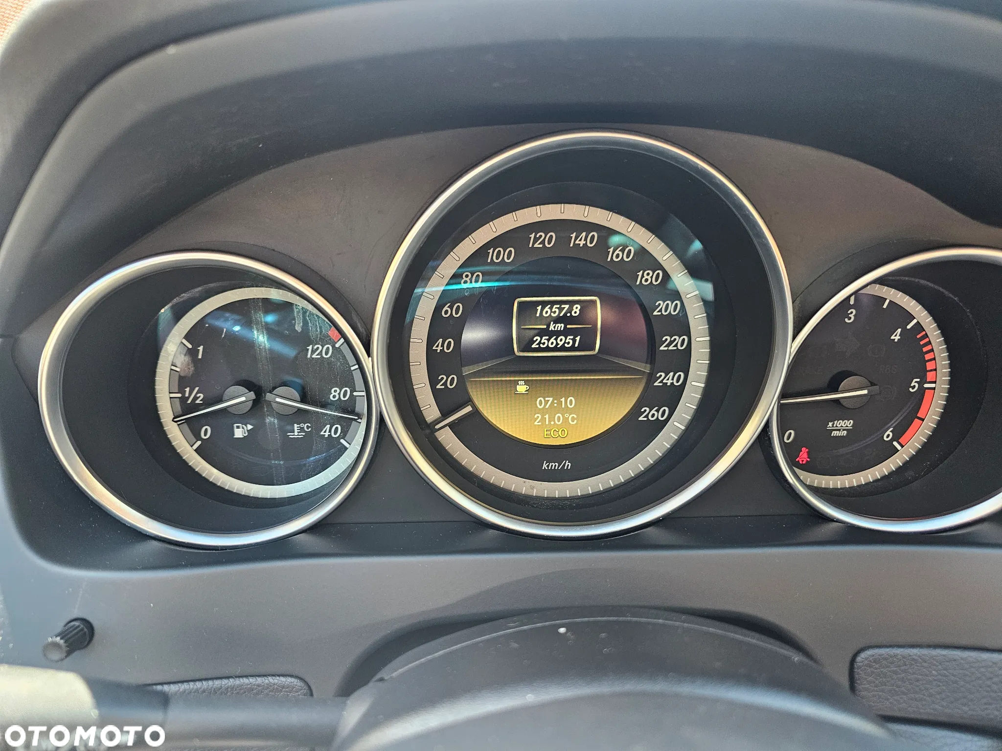 Mercedes-Benz Klasa C 180 T CDI DPF (BlueEFFICIENCY) - 36