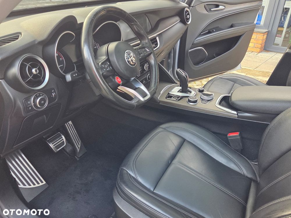 Alfa Romeo Stelvio 2.0 Turbo 16V AT8-Q4 Veloce - 19