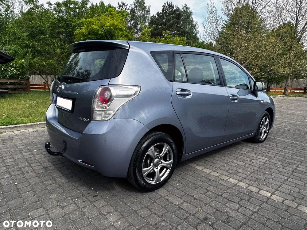 Toyota Verso 2.0 D-4D - 8