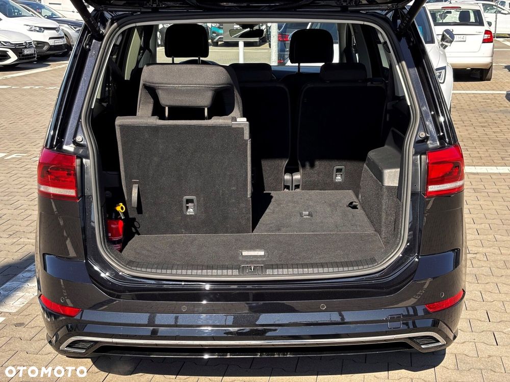 Volkswagen Touran - 34