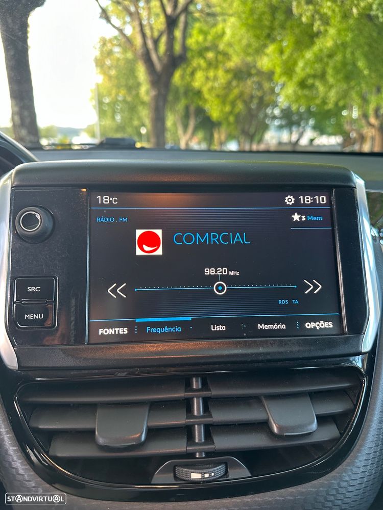 Peugeot 208 1.2 PureTech Style - 31