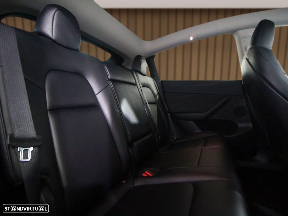 Tesla Model Y Standard - 13