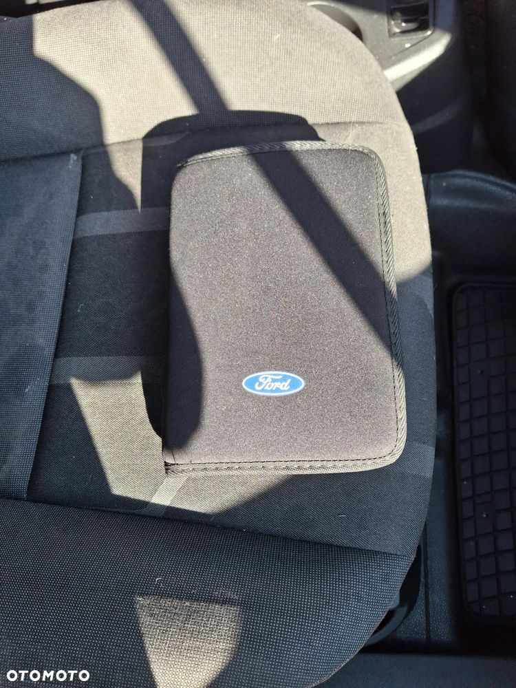 Ford Transit Connect - 11