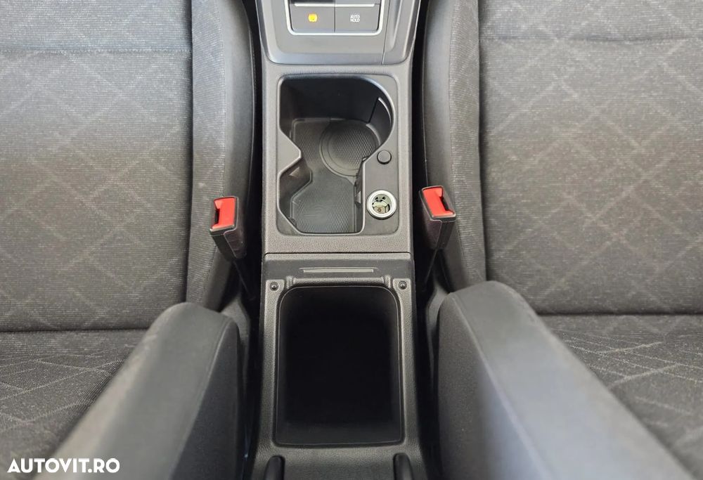 Volkswagen Golf 2.0 TDI Life - 36