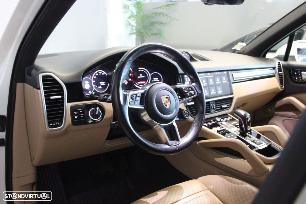 Porsche Cayenne Dakar 84 - 9