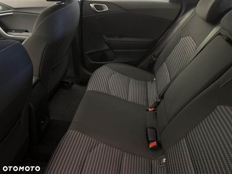 Kia Ceed 1.5 T-GDI M - 20
