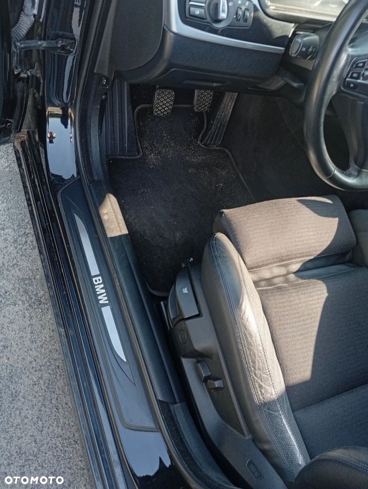 BMW Seria 5 520d - 27