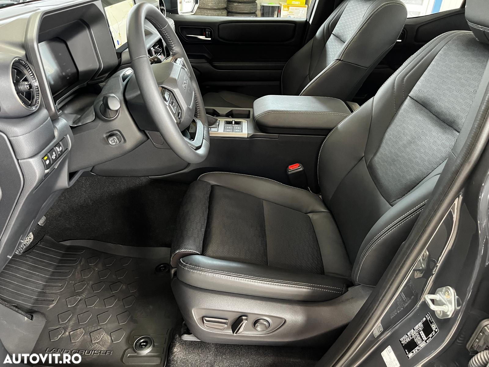 Toyota Land Cruiser 2.8l D-4D 204 CP A/T 7 locuri Luxury AVS Black - 32