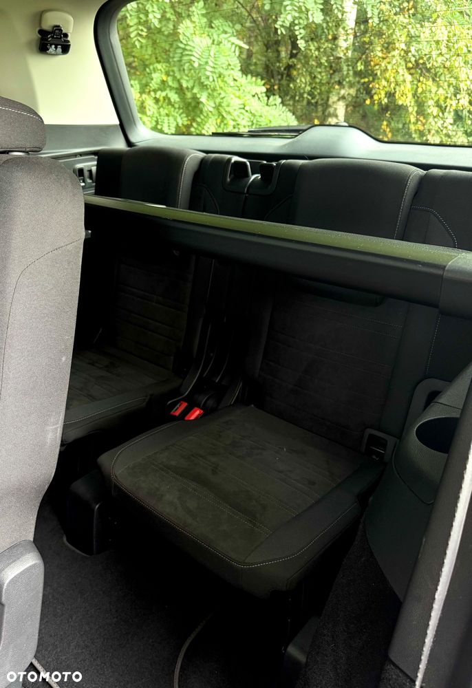 Volkswagen Touran - 26