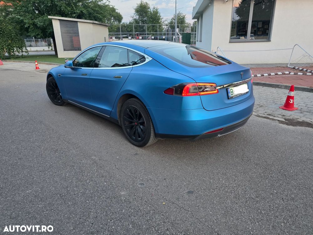 Tesla Model S 90D Allradantrieb Performance - 11