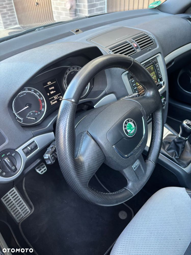Skoda Octavia 2.0 TDI RS - 10