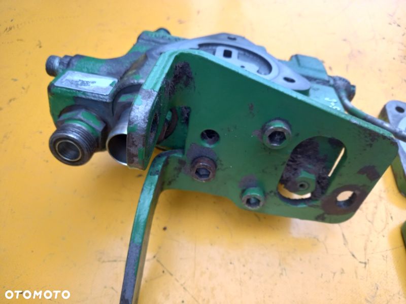 Blok zawór priorytetowy pierwszeństwa John Deere 6910 - 4