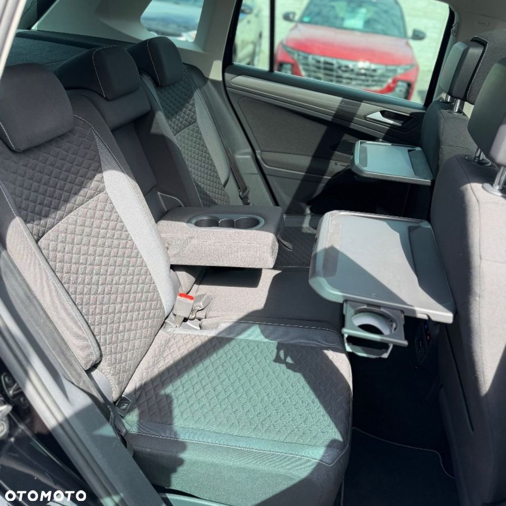 Volkswagen Tiguan - 32
