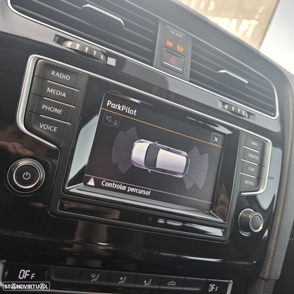 VW Golf 1.6 TDi Highline - 26