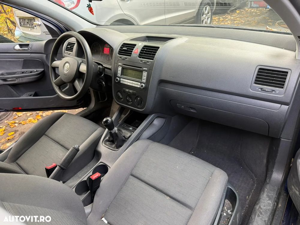 Dezmembrez VW Volkswagen Golf 5 albastru 1,4 FSI BKG 2006 cod culoare LD5Q - 2