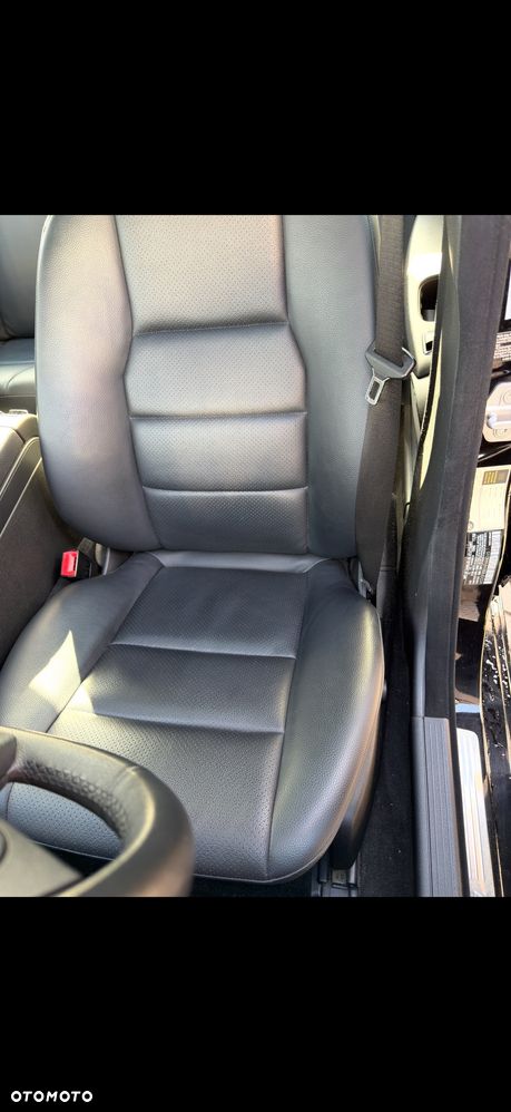 Mercedes-Benz Klasa C 300 7G-TRONIC Special Edition - 16