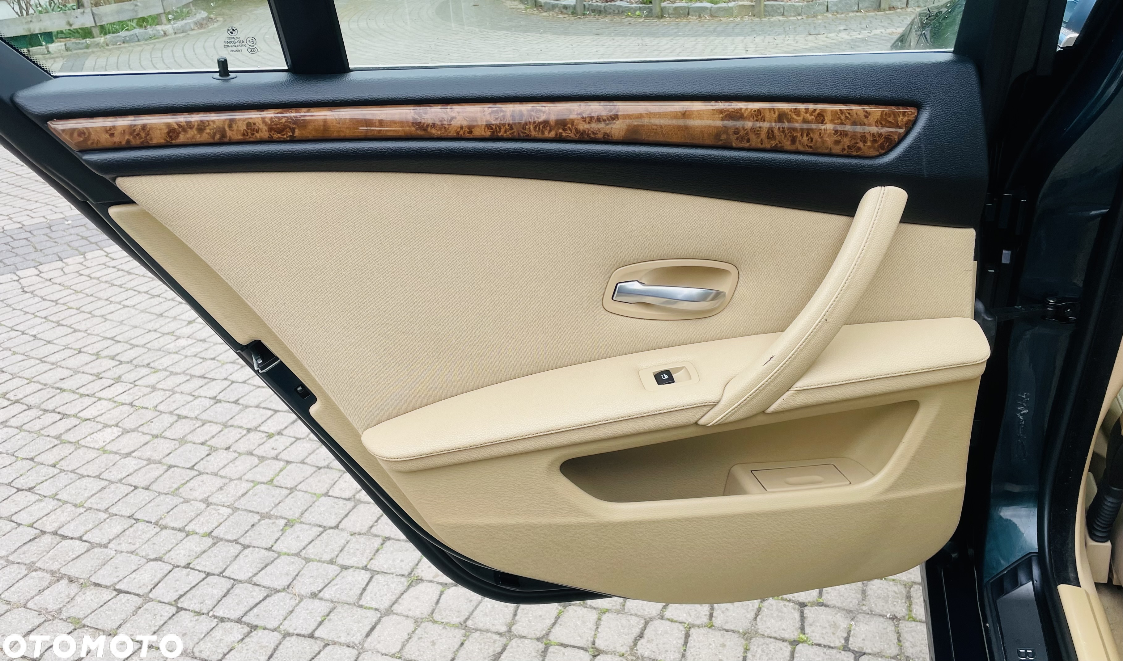 BMW Seria 5 525i - 23