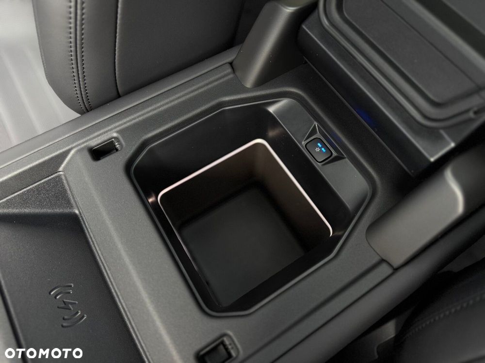 Land Rover Defender - 21