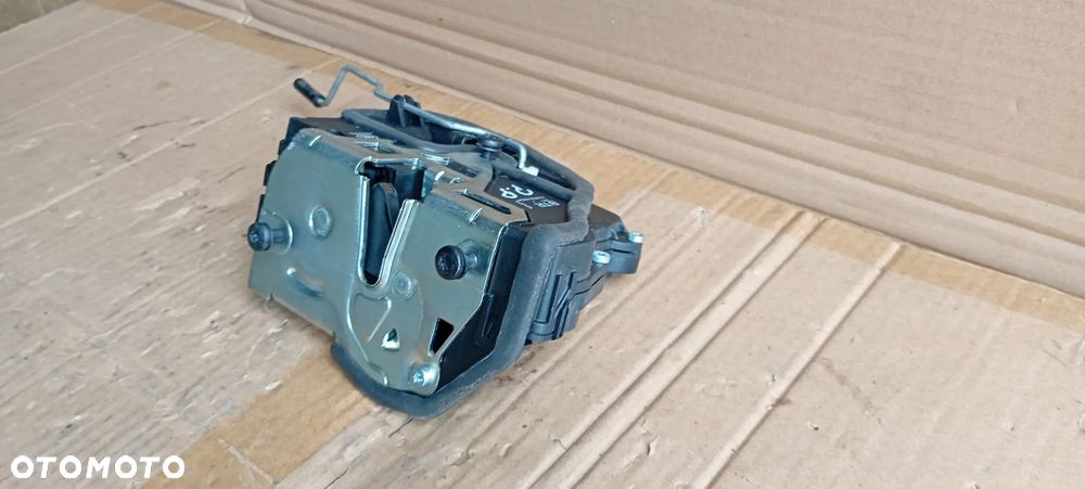Zamek drzwi prawy przód przedni BMW X1 E84 7229466 - 3