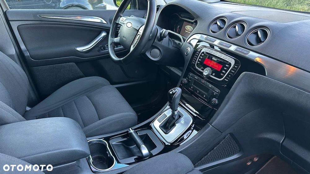 Ford S-Max - 13