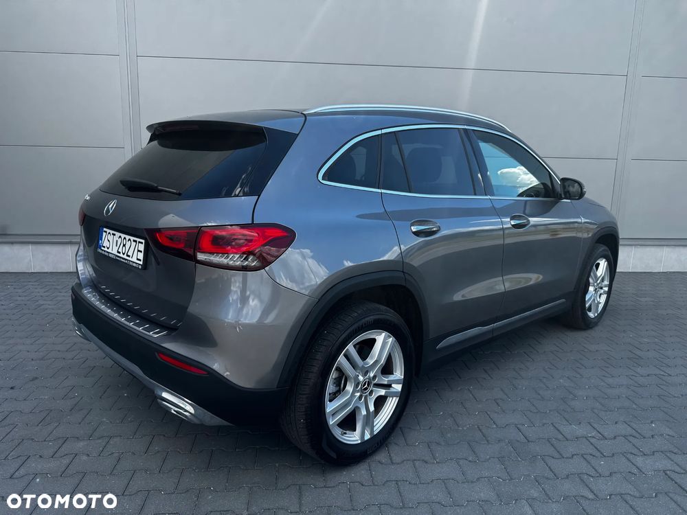 Mercedes-Benz GLA 250 8G-DCT - 11