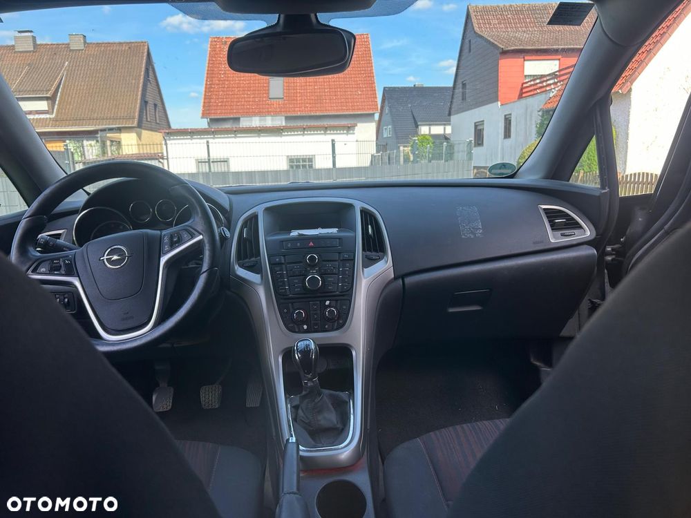 Opel Astra 1.6 Turbo Design Edition - 4