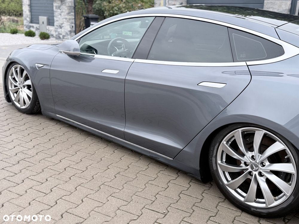 Tesla Model S Performance - 11