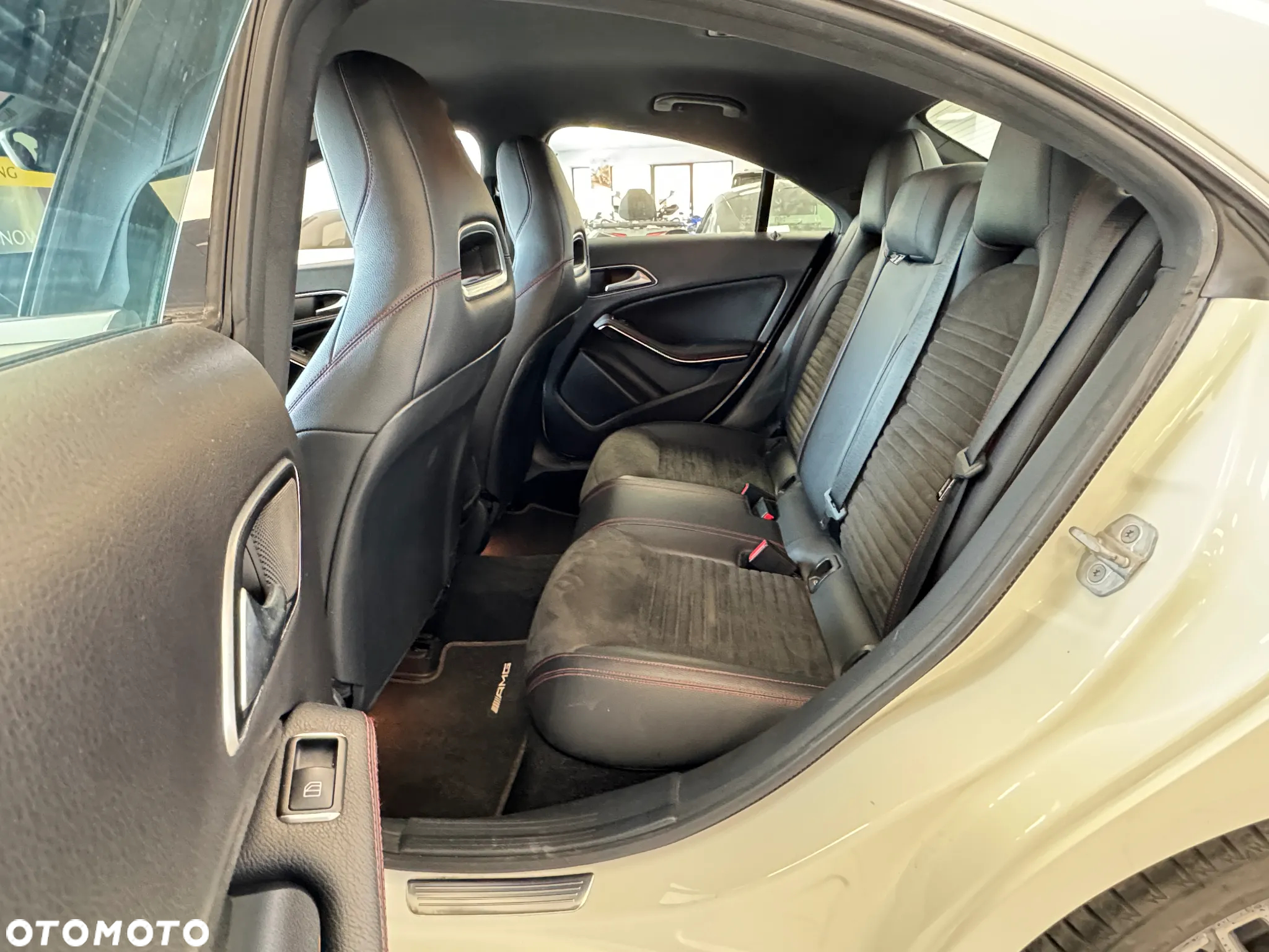 Mercedes-Benz CLA 200 7G-DCT - 9