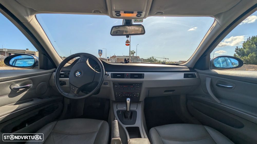 BMW 320 dA Exclusive - 28