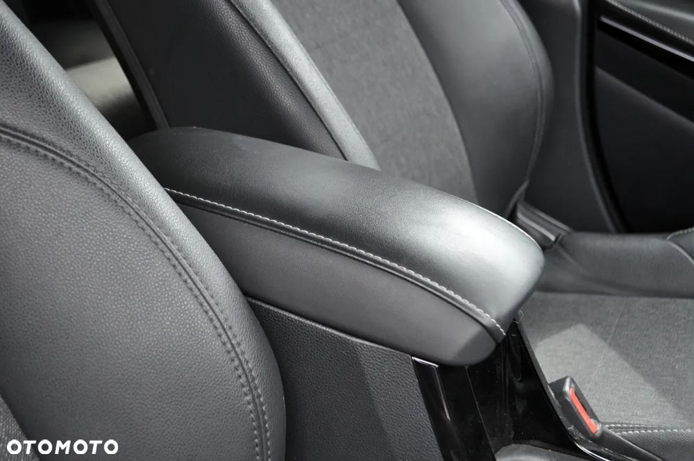 Toyota Corolla 1.8 Business Edition - 29