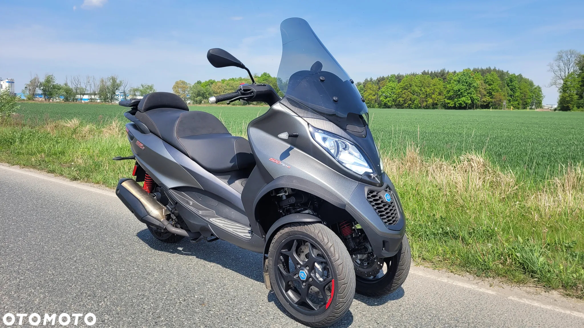 Piaggio MP-3 - 9