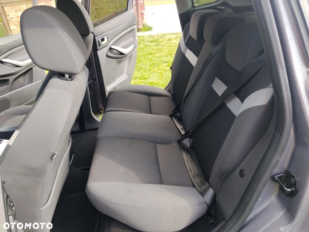 Ford Kuga 2.0 TDCi 2x4 Trend - 25