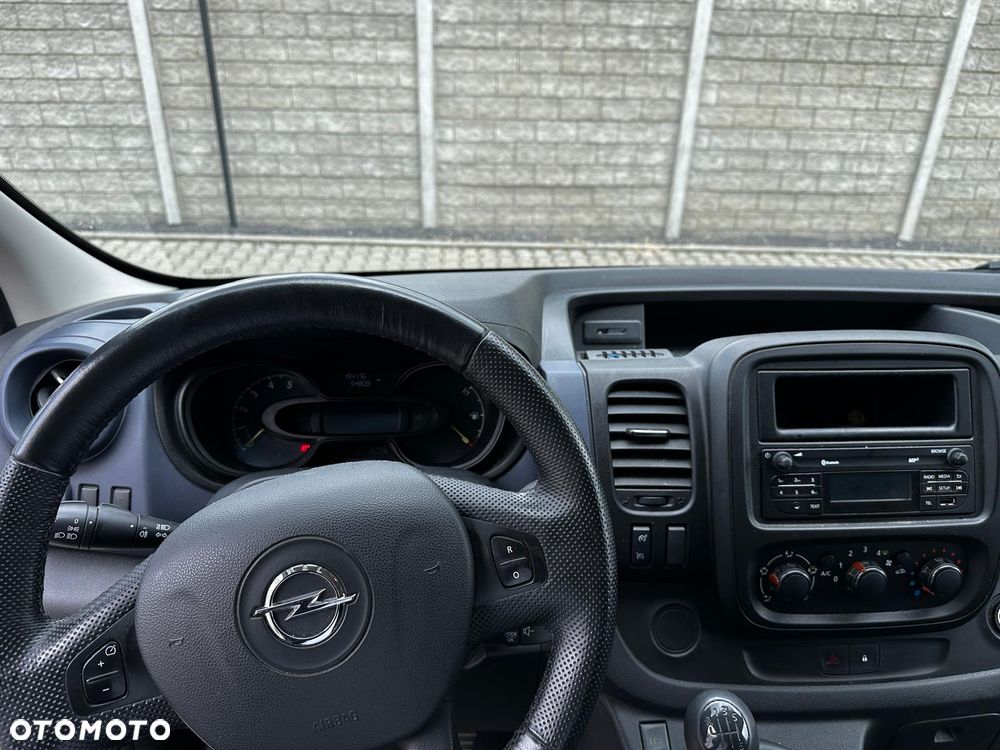 Opel Vivaro - 8