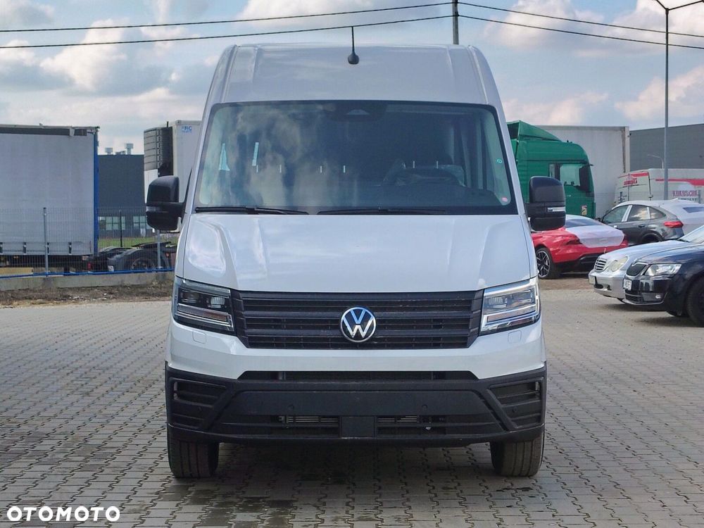Volkswagen Crafter Crafter 35 Furgon z wysokim dachem silnik: 2,0 l EURO VI SCR 163 KM / skrzynia biegów: Przedni napęd automatyczna 8-biegowa rozstaw osi: 4490 mm L5 - 2