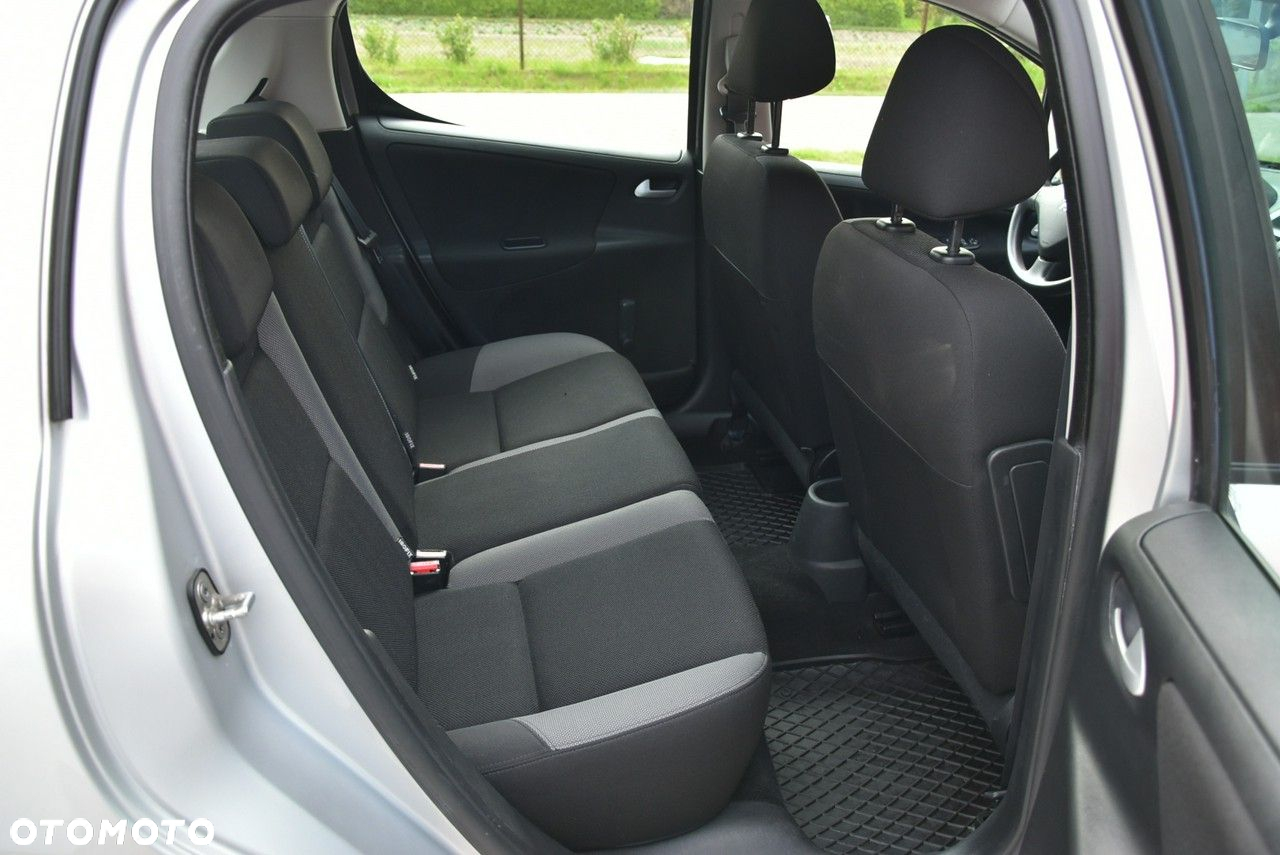 Peugeot 207 - 18