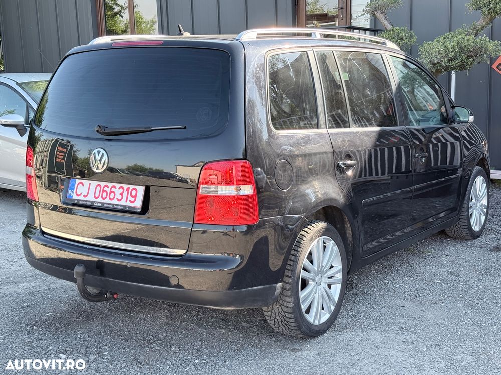 Volkswagen Touran 2.0 TDI DPF Highline DSG - 2