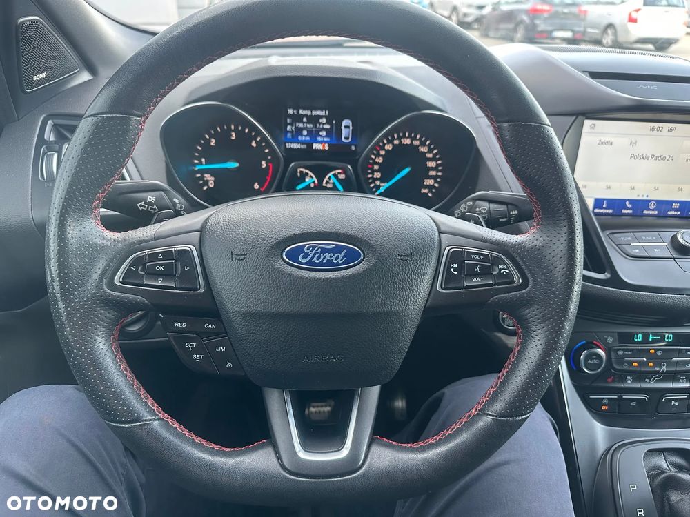 Ford Kuga 2.0 TDCi 2x4 ST-Line - 11