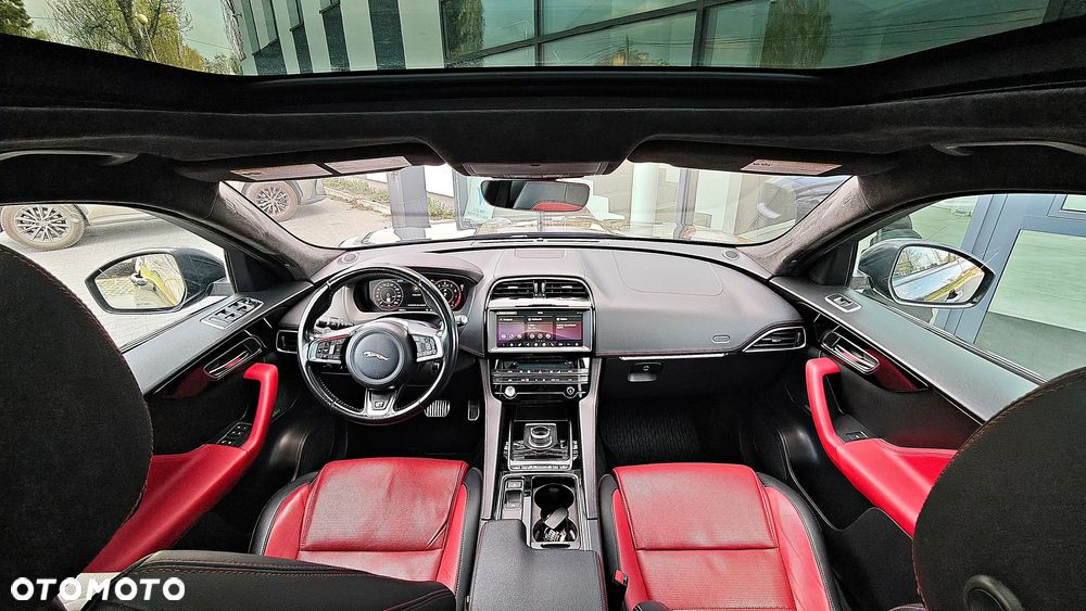 Jaguar F-Pace - 37