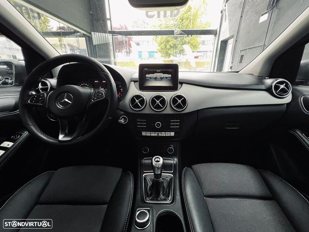 Mercedes-Benz B 180 d Style - 19