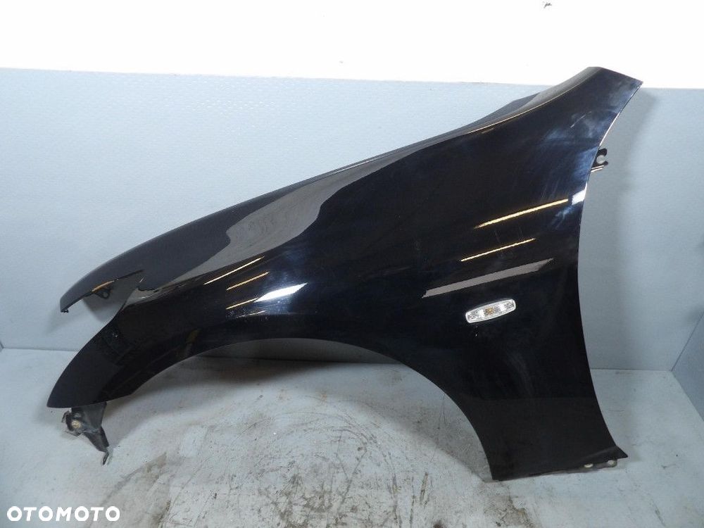 INFINITI G37 BŁOTNIK PRZÓD LEWY  KH3