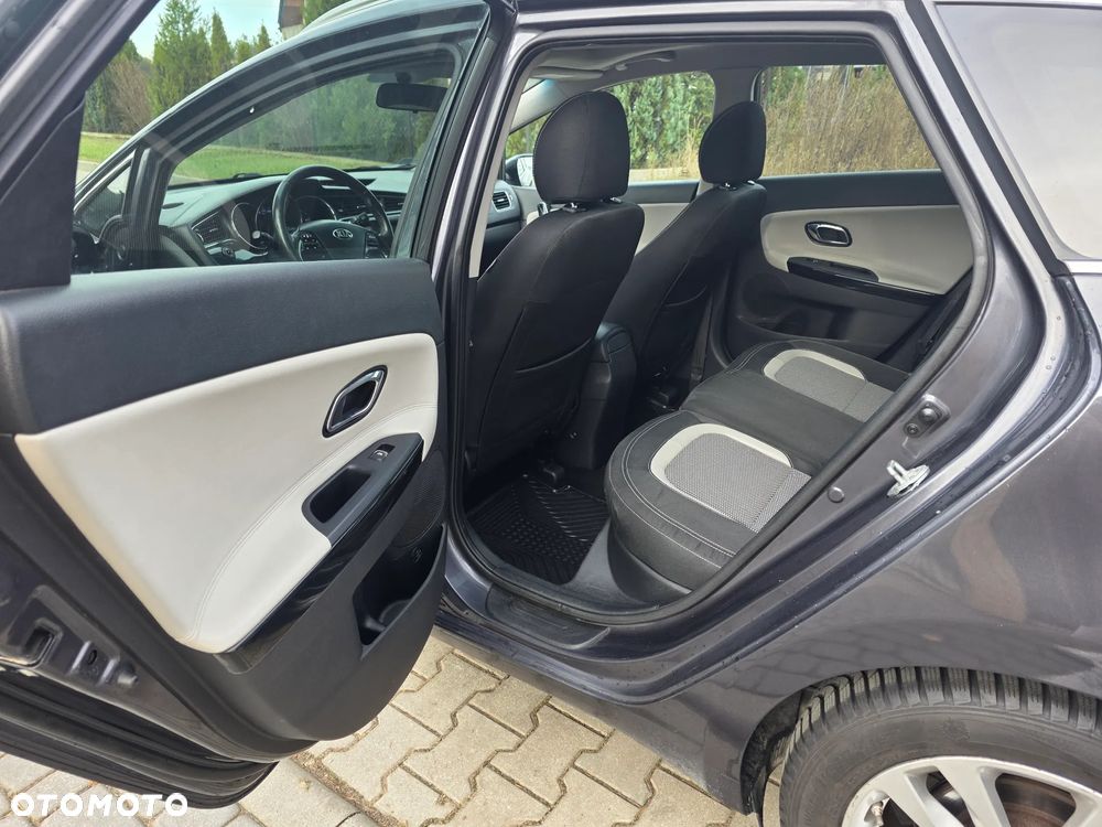 Kia Ceed 1.6 CRDi SCR L Business Line Plus - 14