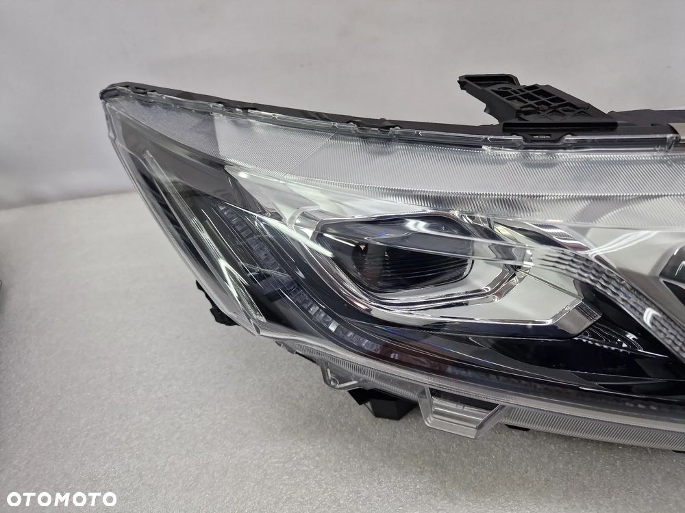 MITSUBISHI ECLIPSE CROSS PRAWA LAMPA PRZEDNIA PRZÓD FULL LED , NR STANLEY W3153 , NR AUKCJI LA449 - 3