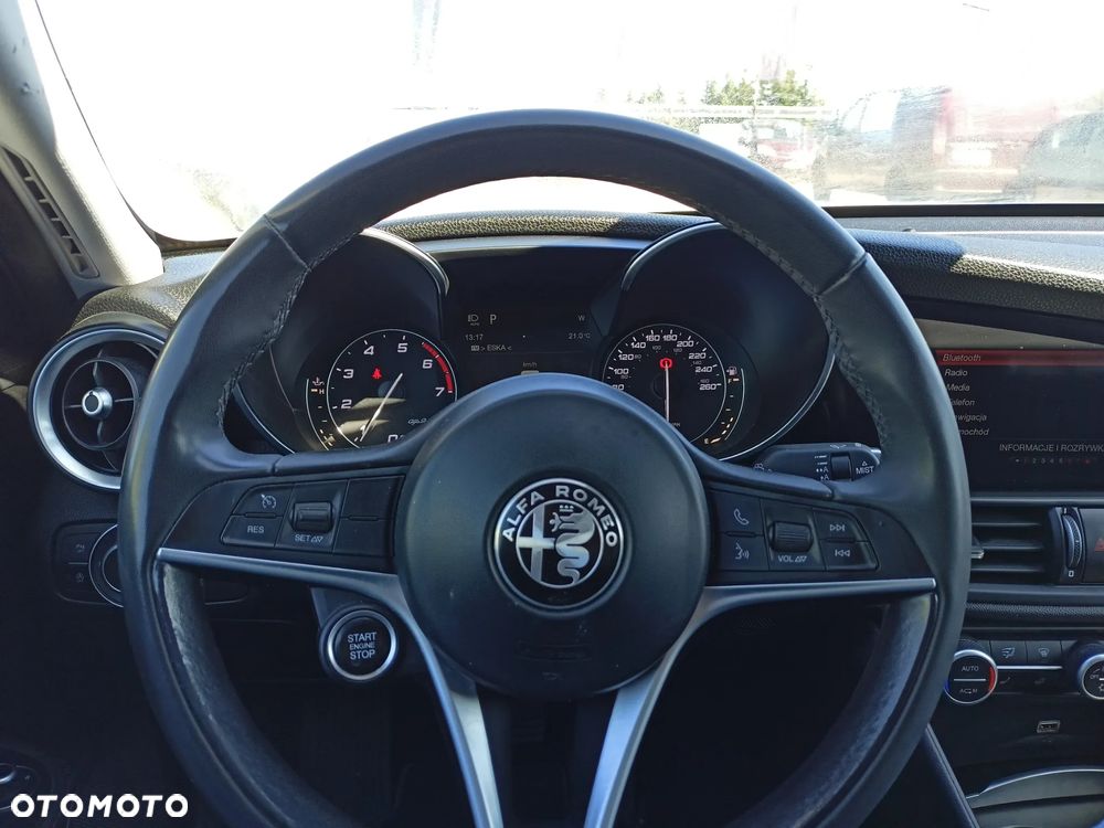 Alfa Romeo Giulia - 9